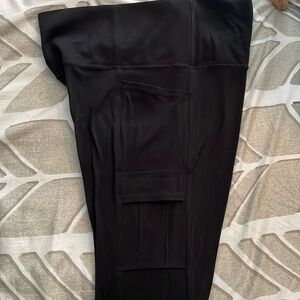 Athletha salutation cargo legging